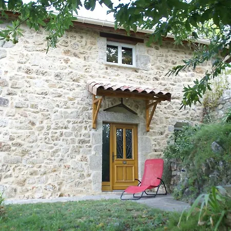 Stunning, Detached On A Hill Ferienhaus Saint-Pierre-de-Colombier